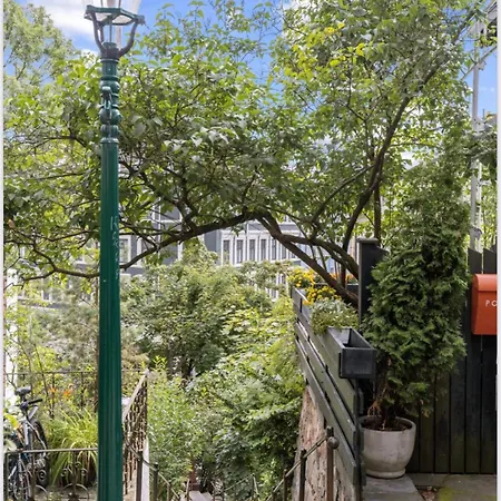 Cozy House In The Center Of With Private Garden