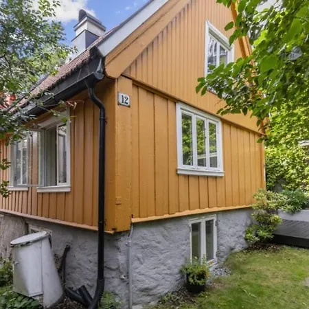 Appartement Cozy House In The Center Of With Private Garden *