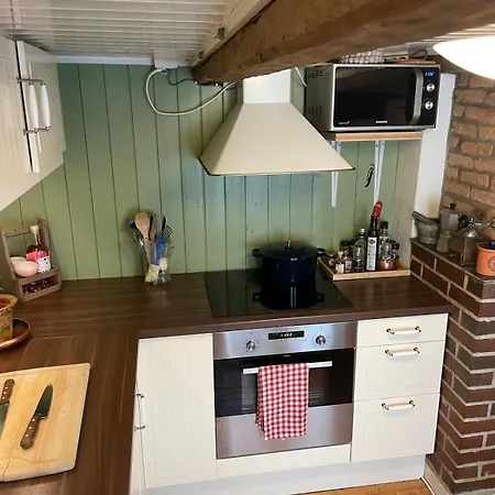 Cozy House In The Center Of With Private Garden Appartement